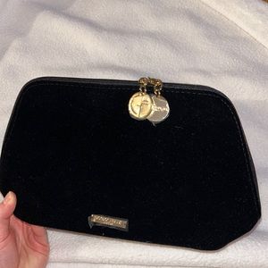 ✨GIORGIO ARMANI BRAND NEW MAKEUP BAG✨